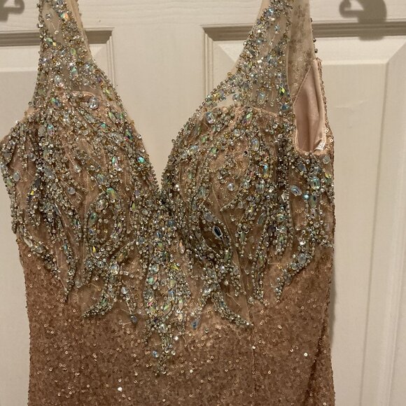 ELEGANT MOTHER OF THE BRIDE - PROM - BRIDESMAID - GOLDEN EMBELISHED GOWN - Picture 3 of 6